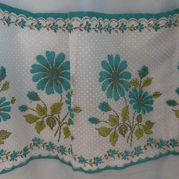 Vintage Blue Apron with Flowers - Picture 2 of 3